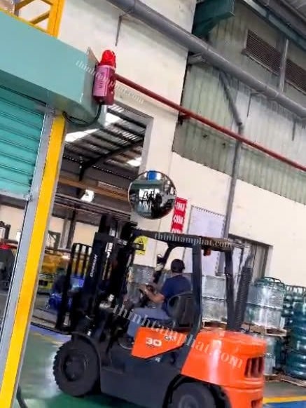 cảnh báo tiền va chạm